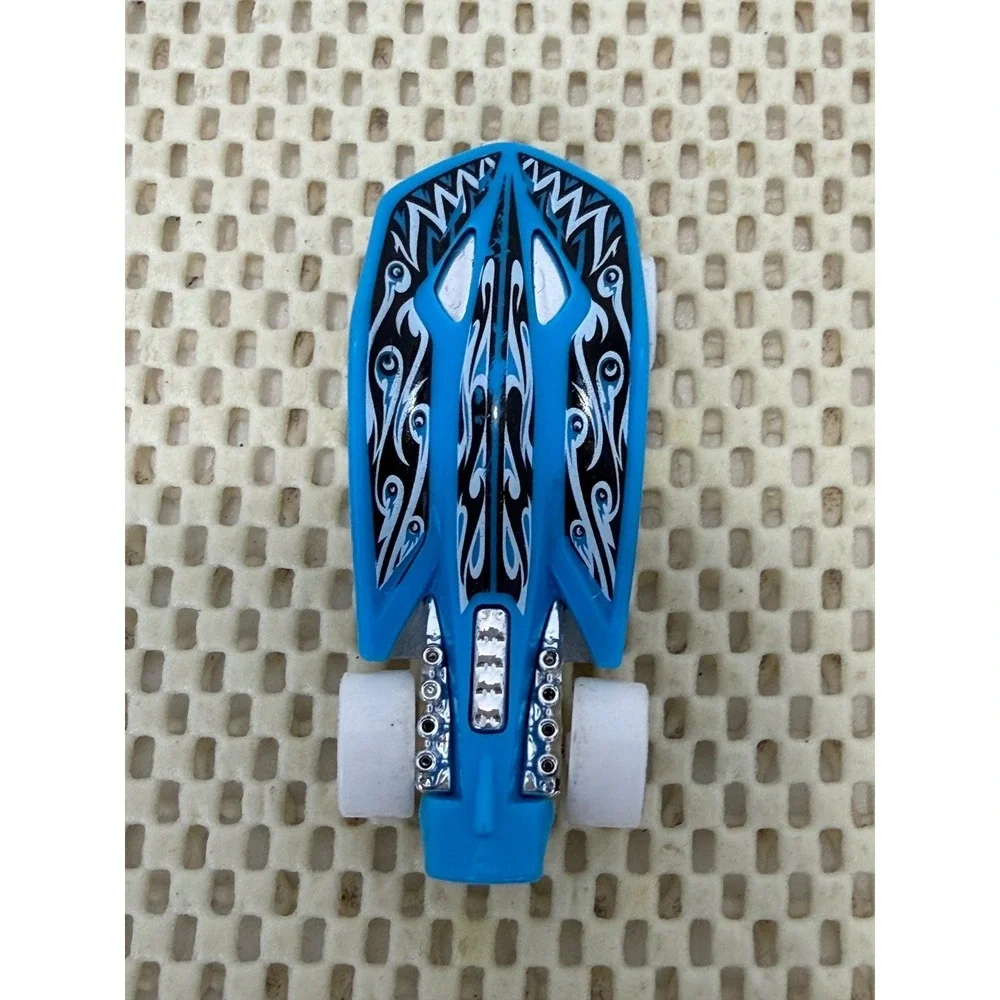 Hot Wheels Super Stinger Blue White Tribal Flames Diecast Toy Car FJX42 2017 EUC